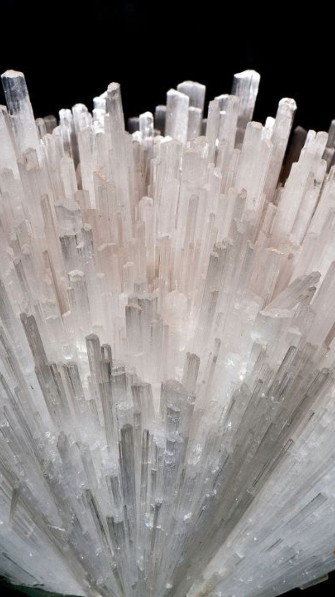 Scolecite phone wallpaper