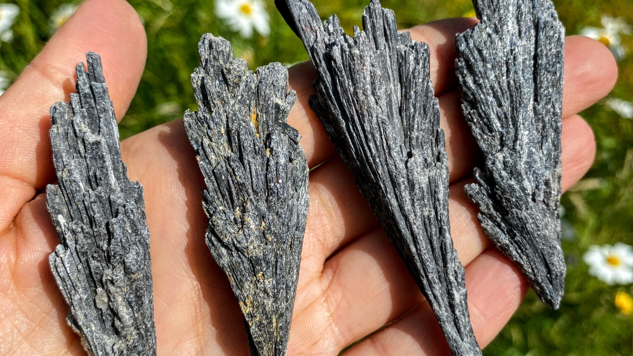 Black Phantom quartz, Black kyanite, Amazonite, Amandine, Cuprite, Ulexite, Sodalite, Anthophollite, Angelite,Green aventurine, Jade,Apatite, Malachite thumbnail